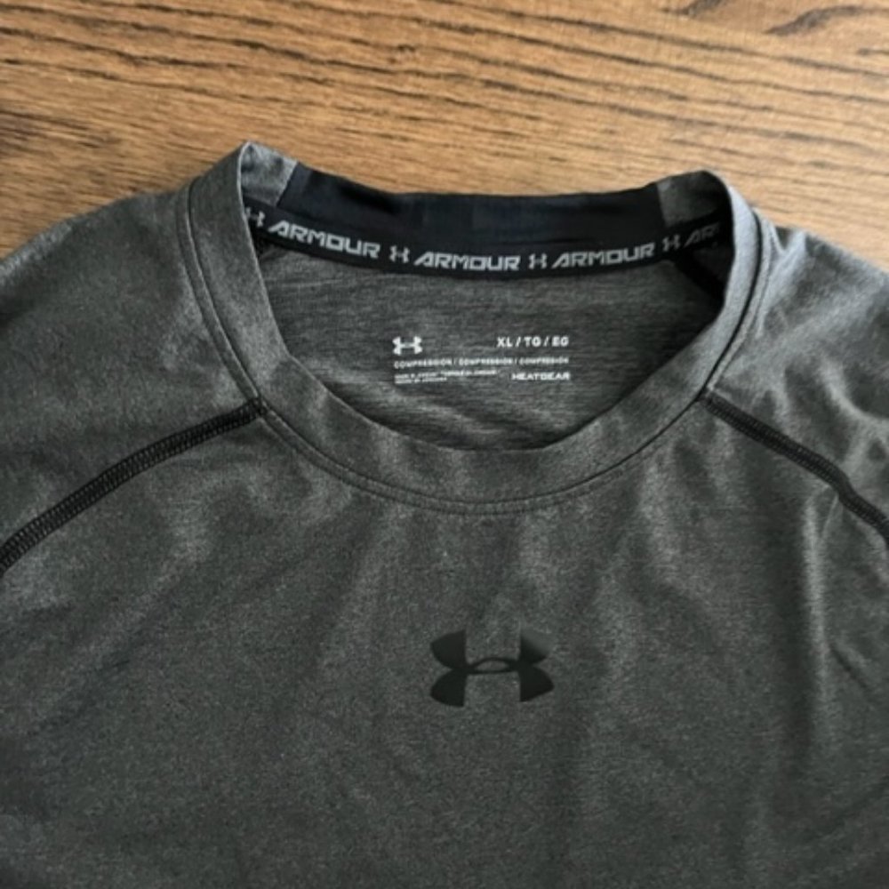 Under Armour Compression Heatgear long sleeves SIZE XL